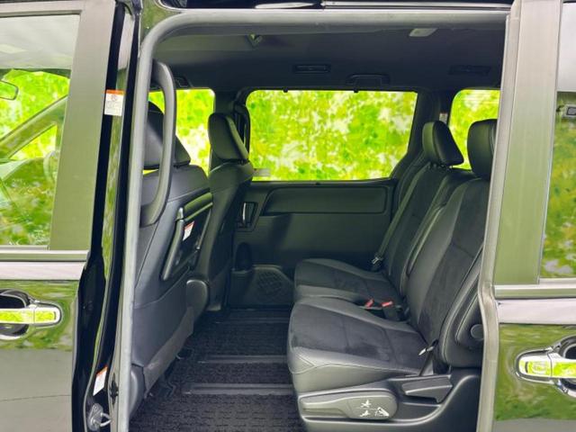 ヴォクシー ハイブリッドＺＳキラメキ３　保証書／純正　９インチ　ＳＤナビ／衝突安全装置／両側電動スライドドア／シートヒーター　前席／車線逸脱防止支援システム／シート　ハーフレザー／パーキングアシスト　バックガイド　衝突被害軽減システム（8枚目）