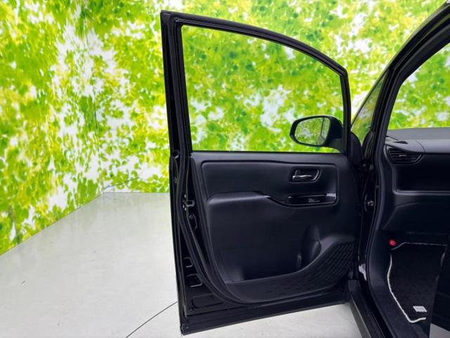 ヴォクシー ハイブリッドＺＳキラメキ３　保証書／純正　９インチ　ＳＤナビ／衝突安全装置／両側電動スライドドア／シートヒーター　前席／車線逸脱防止支援システム／シート　ハーフレザー／パーキングアシスト　バックガイド　衝突被害軽減システム（24枚目）