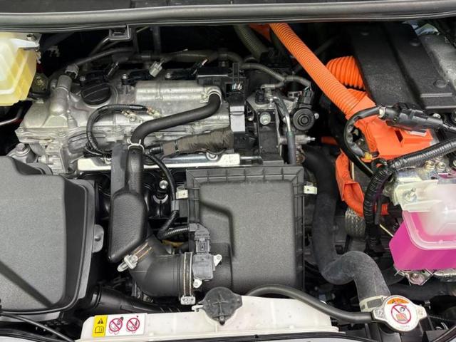 ヴォクシー ハイブリッドＺＳキラメキ３　保証書／純正　９インチ　ＳＤナビ／衝突安全装置／両側電動スライドドア／シートヒーター　前席／車線逸脱防止支援システム／シート　ハーフレザー／パーキングアシスト　バックガイド　衝突被害軽減システム（53枚目）