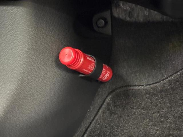 プリウス Ｚ　サンルーフ／保証書／純正　１１インチ　ＳＤナビ／衝突安全装置／シートヒーター／全方位モニター／車線逸脱防止支援システム／シート　合皮／パーキングアシスト　バックガイド　衝突被害軽減システム　禁煙車（33枚目）