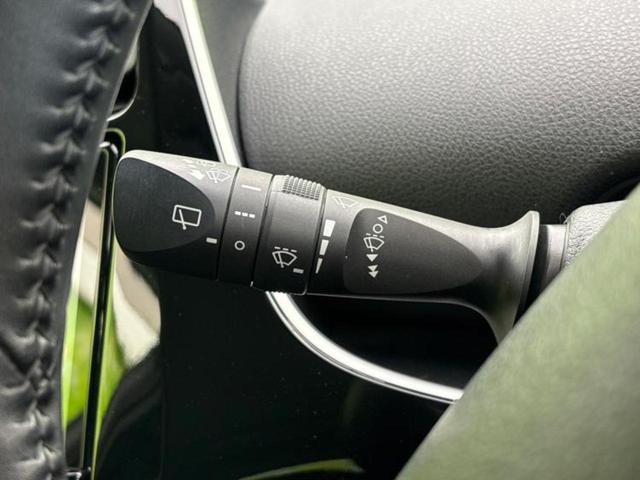 プリウス Sツーリングセレクション 新品タイヤ/モデリスタエアロ/保証書/純正 9インチ SDナビ/トヨタセーフティセンス/シートヒーター 前席/車線逸脱防止支援システム/シート 合皮/ヘッドランプ LED/Bluetooth接続(28枚目)