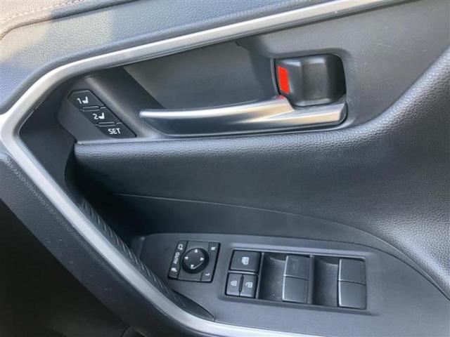 ＲＡＶ４ ４ＷＤ　Ｇ　新品タイヤ／保証書／純正　ＳＤナビ／衝突安全装置／シートヒーター　前席／車線逸脱防止支援システム／電動バックドア／ヘッドランプ　ＬＥＤ／Ｂｌｕｅｔｏｏｔｈ接続／ＨＤＭＩ接続／ＥＴＣ／バックモニター（16枚目）