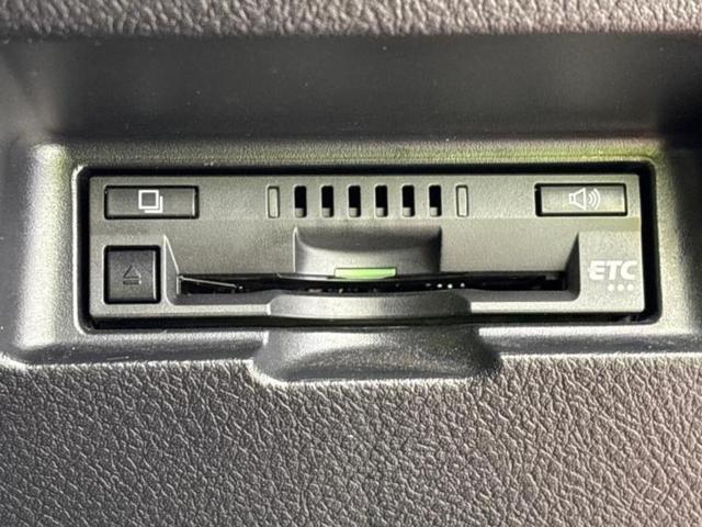 ヴィッツ F 純正 SDナビ/トヨタセーフティセンス/Bluetooth接続/ETC/EBD付ABS/バックモニター/ワンセグTV/エアバッグ 運転席/エアバッグ 助手席/パワーウインドウ/キーレスエントリー(16枚目)