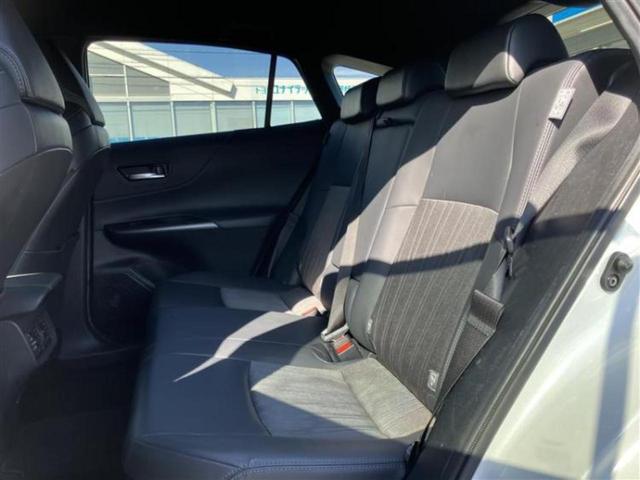 ハリアーハイブリッド Ｚ　新品タイヤ／ＪＢＬ／保証書／純正　ＳＤナビ／デジタルインナーミラー／衝突安全装置／シートヒーター　前席／パノラミックビューモニター／車線逸脱防止支援システム／シート　ハーフレザー／電動バックドア（6枚目）