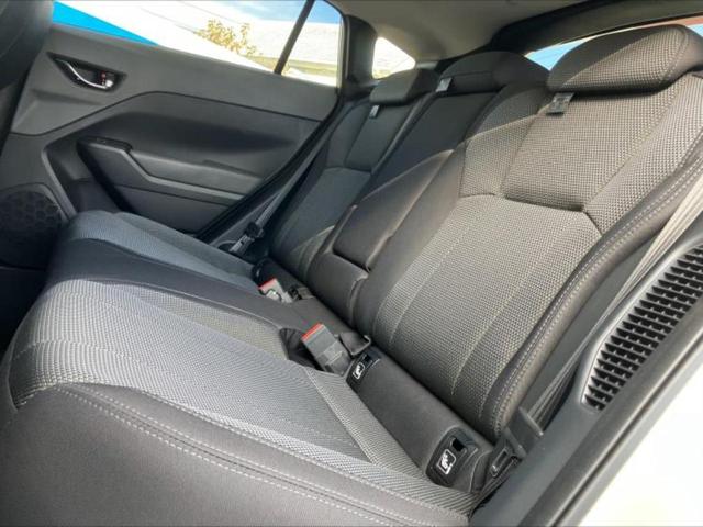 クロストレック リミテッド　保証書／純正　１１．６インチ　メモリーナビ／衝突安全装置／全方位モニター／車線逸脱防止支援システム／ドライブレコーダー　社外／ヘッドランプ　ＬＥＤ／ＵＳＢジャック／Ｂｌｕｅｔｏｏｔｈ接続／ＥＴＣ（6枚目）