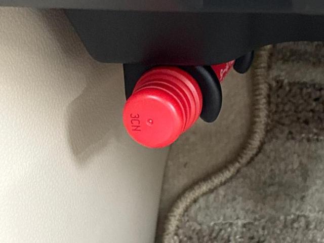 ランドクルーザープラド ４ＷＤ　ＴＸ　Ｌパッケージマットブラックエディション　サンルーフ／保証書／社外　９インチ　ＳＤナビ／トヨタセーフティセンス／シートヒーター／車線逸脱防止支援システム／シート　フルレザー／ヘッドランプ　ＬＥＤ／Ｂｌｕｅｔｏｏｔｈ接続／ＥＴＣ　革シート（33枚目）