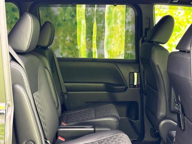 ヴォクシー ハイブリッドＳ－Ｚ　新品タイヤ／保証書／純正　１０インチ　ＳＤナビ／フリップダウンモニター　純正　１２．８インチ／衝突安全装置／両側電動スライドドア／シートヒーター　前席／車線逸脱防止支援システム／シート　合皮　ドラレコ（23枚目）