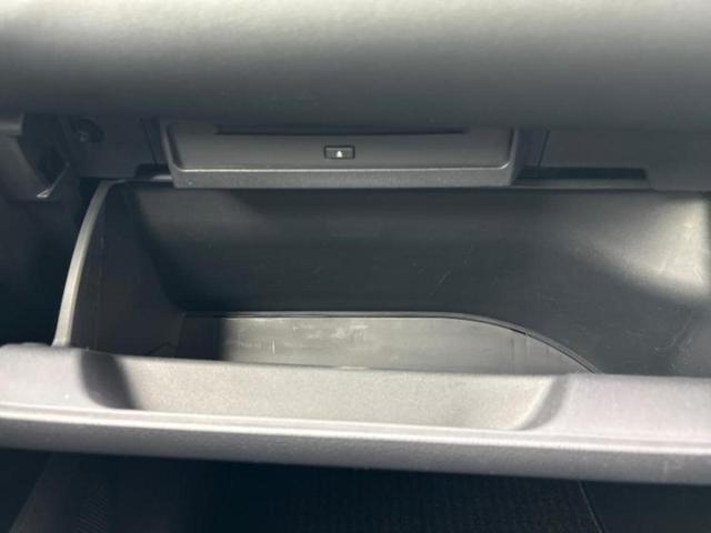 ヴォクシー ハイブリッドＳ－Ｚ　新品タイヤ／保証書／純正　１０インチ　ＳＤナビ／フリップダウンモニター　純正　１２．８インチ／衝突安全装置／両側電動スライドドア／シートヒーター　前席／車線逸脱防止支援システム／シート　合皮　ドラレコ（34枚目）