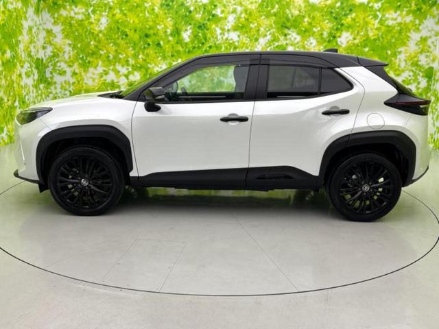 ヤリスクロス ハイブリッドＺウルバーノ　保証書／ディスプレイオーディオ＋ナビ８インチ／トヨタセーフティセンス／シートヒーター　前席／パノラミックビューモニター／車線逸脱防止支援システム／シート　ハーフレザー／ヘッドランプ　ＬＥＤ　電動シート（2枚目）