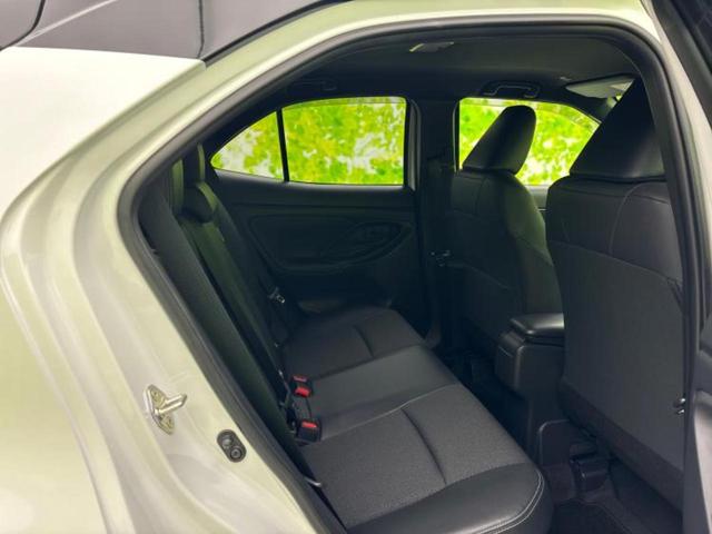 ヤリスクロス ハイブリッドＺウルバーノ　保証書／ディスプレイオーディオ＋ナビ８インチ／トヨタセーフティセンス／シートヒーター　前席／パノラミックビューモニター／車線逸脱防止支援システム／シート　ハーフレザー／ヘッドランプ　ＬＥＤ　電動シート（5枚目）