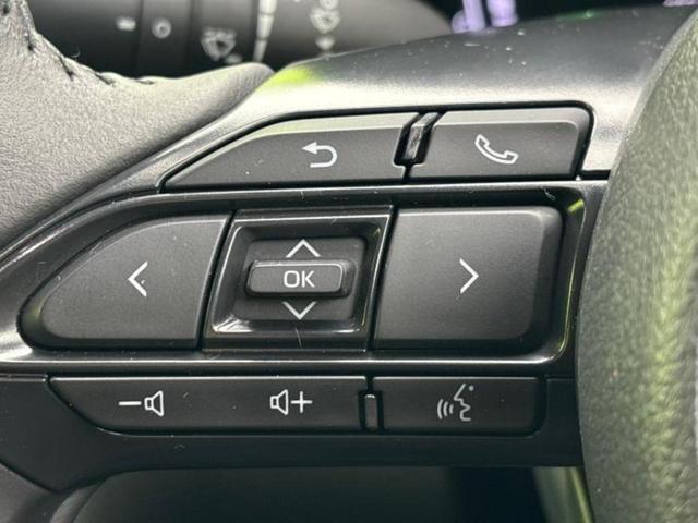 ヤリスクロス ハイブリッドＺウルバーノ　保証書／ディスプレイオーディオ＋ナビ８インチ／トヨタセーフティセンス／シートヒーター　前席／パノラミックビューモニター／車線逸脱防止支援システム／シート　ハーフレザー／ヘッドランプ　ＬＥＤ　電動シート（24枚目）