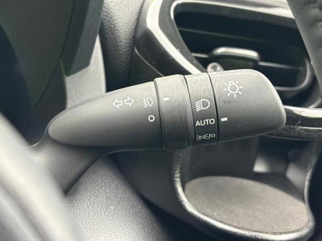 ヤリスクロス ハイブリッドＺウルバーノ　保証書／ディスプレイオーディオ＋ナビ８インチ／トヨタセーフティセンス／シートヒーター　前席／パノラミックビューモニター／車線逸脱防止支援システム／シート　ハーフレザー／ヘッドランプ　ＬＥＤ　電動シート（25枚目）