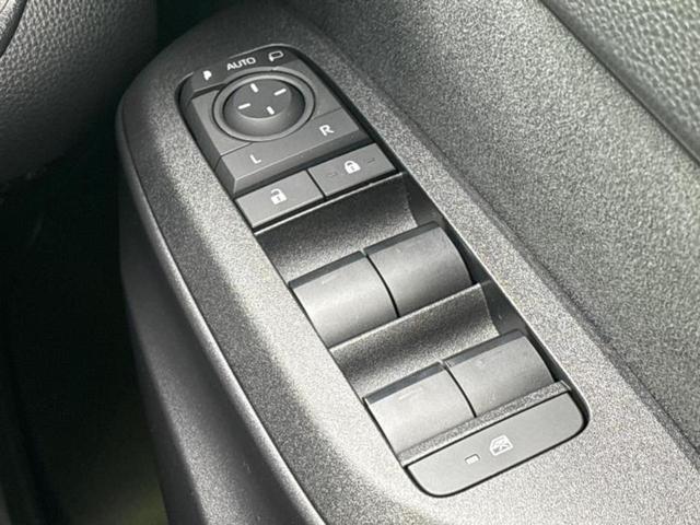 ヤリスクロス ハイブリッドＺウルバーノ　保証書／ディスプレイオーディオ＋ナビ８インチ／トヨタセーフティセンス／シートヒーター　前席／パノラミックビューモニター／車線逸脱防止支援システム／シート　ハーフレザー／ヘッドランプ　ＬＥＤ　電動シート（35枚目）