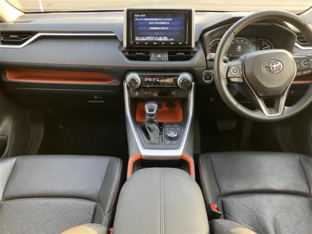 RAV4 4WDアドベンチャー 保証書/純正 9インチ SDナビ/衝突安全装置/シートヒーター 前席/車線逸脱防止支援システム/シート 合皮/電動バックドア/ヘッドランプ LED/Bluetooth接続/HDMI接続/ETC 4WD(4枚目)