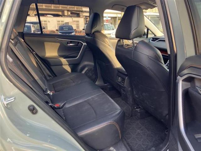 RAV4 4WDアドベンチャー 保証書/純正 9インチ SDナビ/衝突安全装置/シートヒーター 前席/車線逸脱防止支援システム/シート 合皮/電動バックドア/ヘッドランプ LED/Bluetooth接続/HDMI接続/ETC 4WD(7枚目)