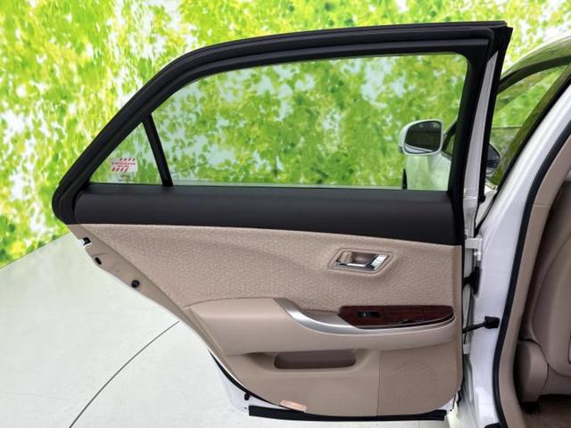 クラウン ロイヤルサルーンスペシャルパッケージ　保証書／ヘッドランプ　ＨＩＤ／ＥＴＣ／ＥＢＤ付ＡＢＳ／横滑り防止装置／クルーズコントロール／エアバッグ　運転席／エアバッグ　助手席／ＭＴモード付き／アルミホイール　純正　１６インチ　ＨＩＤヘッドライト（22枚目）