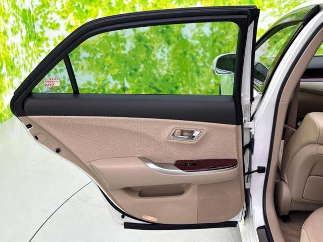 クラウン ロイヤルサルーンスペシャルパッケージ　保証書／ヘッドランプ　ＨＩＤ／ＥＴＣ／ＥＢＤ付ＡＢＳ／横滑り防止装置／クルーズコントロール／エアバッグ　運転席／エアバッグ　助手席／ＭＴモード付き／アルミホイール　純正　１６インチ　ＨＩＤヘッドライト（23枚目）