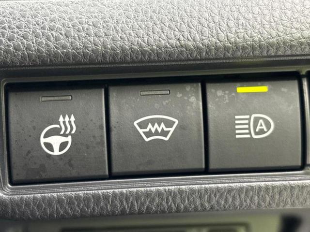 プリウス ４ＷＤ　Ｚ　ディスプレイオーディオ＋ナビ１１インチ／衝突安全装置／シートヒーター　前席／全方位モニター／車線逸脱防止支援システム／シート　合皮／パーキングアシスト　自動操舵／電動バックドア　衝突被害軽減システム（15枚目）