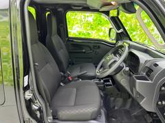 「この車の写真をもっと見たい」「状態が気になる」「この装備はついている？」どんな小さな疑問でもお気軽にお問い合わせください！ 4