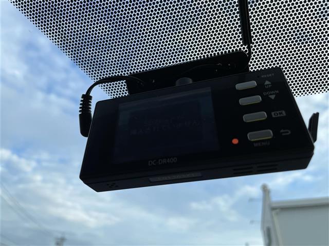 ノア Ｓｉ　アルパイン９型ナビ　フルセグＴＶ　バックカメラ　ＬＥＤライト　フリップダウンモニター　両側パワースライドドア　スマートキー　プッシュスタート　ＥＴＣ　ドライブレコーダー（11枚目）
