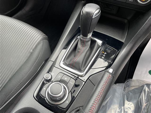 アクセラスポーツ １５Ｓ　４ＷＤ　純正ナビ　バックカメラ　ＬＥＤヘッドライト　ＥＴＣ　社外アルミホイール　スマートキー　プッシュスタート　ドライブレコーダー（12枚目）