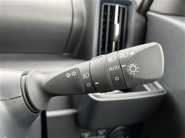 シフォン カスタムＲ　純正１０型ナビ　フルセグＴＶ　バックカメラ　ＬＥＤヘッドライト　ＥＴＣ　ドライブレコーダー　両側パワースライドドア　シートヒーター（19枚目）