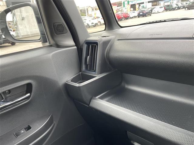 シフォン カスタムＲ　純正１０型ナビ　フルセグＴＶ　バックカメラ　ＬＥＤヘッドライト　ＥＴＣ　ドライブレコーダー　両側パワースライドドア　シートヒーター（20枚目）