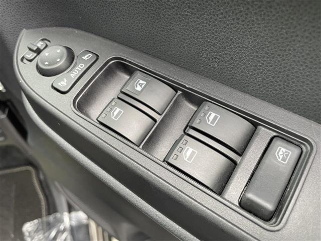 シフォン カスタムＲ　純正１０型ナビ　フルセグＴＶ　バックカメラ　ＬＥＤヘッドライト　ＥＴＣ　ドライブレコーダー　両側パワースライドドア　シートヒーター（21枚目）