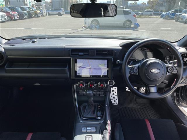ＢＲＺ Ｓ　純正９型ナビ　フルセグＴＶ　バックカメラ　ＳＴＩスポイラー　フジツボマフラー　ＬＥＤヘッドライト　クルーズコントロール　ハーフレザーシート　スマートキー　プッシュスタート（2枚目）