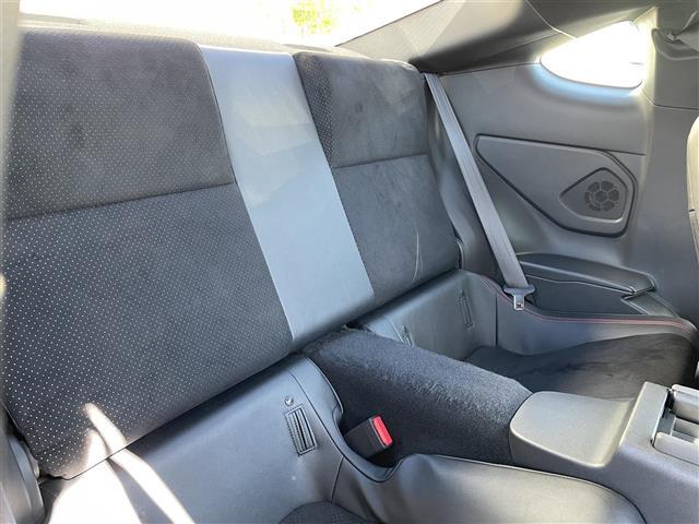 ＢＲＺ Ｓ　純正９型ナビ　フルセグＴＶ　バックカメラ　ＳＴＩスポイラー　フジツボマフラー　ＬＥＤヘッドライト　クルーズコントロール　ハーフレザーシート　スマートキー　プッシュスタート（5枚目）