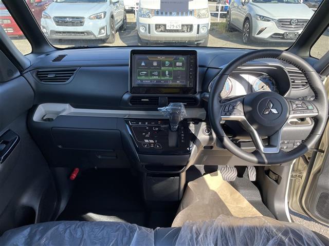 デリカミニ T プレミアム 届出済未使用車 4WD 純正9型ディスプレイオーディオ パノラマモニター LEDヘッドライト 両側パワースライド サイドデカール 保証書 マイパイロット(2枚目)