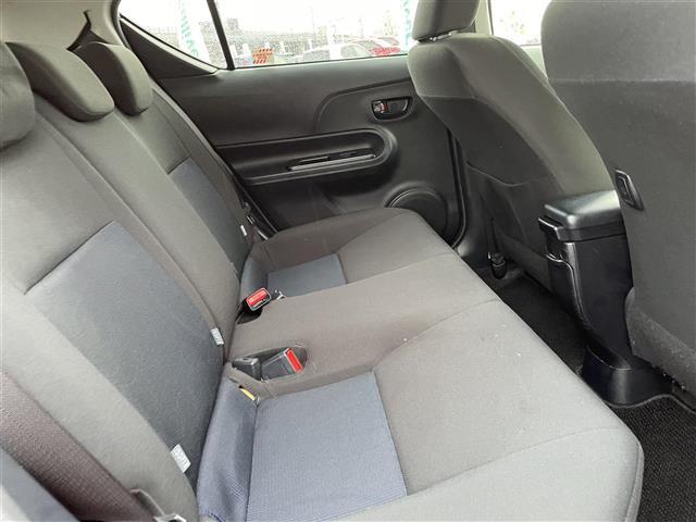 アクア Ｓ　７型ナビ　フルセグＴＶ　バックカメラ　ＬＥＤヘッドライト　ＥＴＣ　スマートキー　トヨタセーフティセンス　スマートキー　プッシュスタート（5枚目）