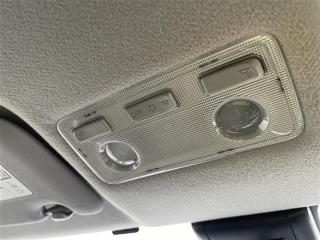 アクア Ｓ　７型ナビ　フルセグＴＶ　バックカメラ　ＬＥＤヘッドライト　ＥＴＣ　スマートキー　トヨタセーフティセンス　スマートキー　プッシュスタート（19枚目）