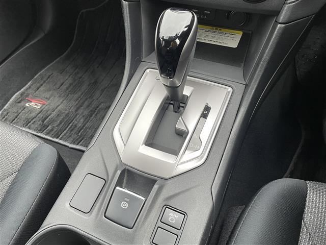 気になる車はすぐにお問い合わせください!画面右側の0066から始まる無料ダイヤルからお問い合わせ下さい!専門スタッフがお車のご質問にお答えいたします!