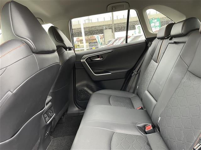 RAV4 アドベンチャー 純正ディスプレイオーディオ バックカメラ LEDヘッドライト ETC ブラインドスポットモニター LEDヘッドライト スマートキー プッシュスタート 電動ミラー レーダークルーズ(6枚目)