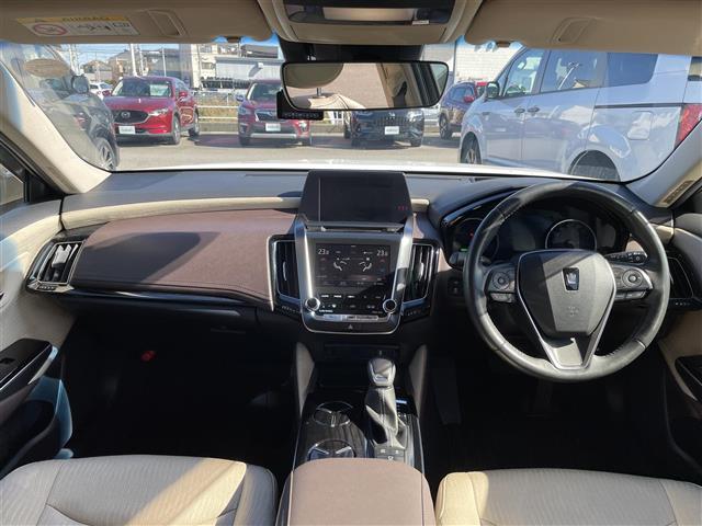 クラウンハイブリッド S Cパッケージ Four 4WD 純正ナビ フルセグTV バックカメラ LEDヘッドライト ETC ドライブレコーダー レーダークルーズ トヨタセーフティセンス スマートキー プッシュスタート パワーシート 保証書(2枚目)