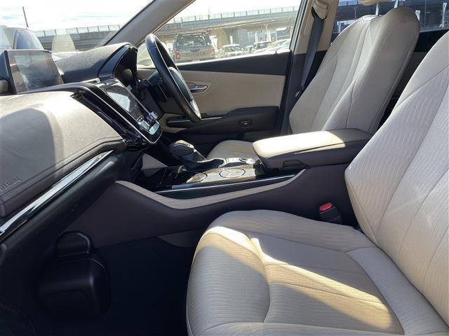 クラウンハイブリッド S Cパッケージ Four 4WD 純正ナビ フルセグTV バックカメラ LEDヘッドライト ETC ドライブレコーダー レーダークルーズ トヨタセーフティセンス スマートキー プッシュスタート パワーシート 保証書(4枚目)