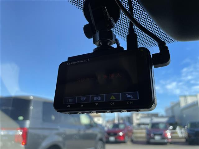 クラウンハイブリッド S Cパッケージ Four 4WD 純正ナビ フルセグTV バックカメラ LEDヘッドライト ETC ドライブレコーダー レーダークルーズ トヨタセーフティセンス スマートキー プッシュスタート パワーシート 保証書(13枚目)