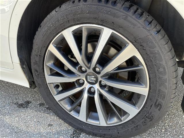 クラウンハイブリッド S Cパッケージ Four 4WD 純正ナビ フルセグTV バックカメラ LEDヘッドライト ETC ドライブレコーダー レーダークルーズ トヨタセーフティセンス スマートキー プッシュスタート パワーシート 保証書(28枚目)