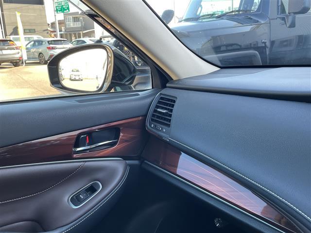 クラウンハイブリッド ロイヤルサルーン Four 4WD 純正ナビ フルセグTV 全方位カメラ LEDヘッドライト クルーズコントロール 社外アルミホイール スマートキー プッシュスタート 電動ミラー(12枚目)