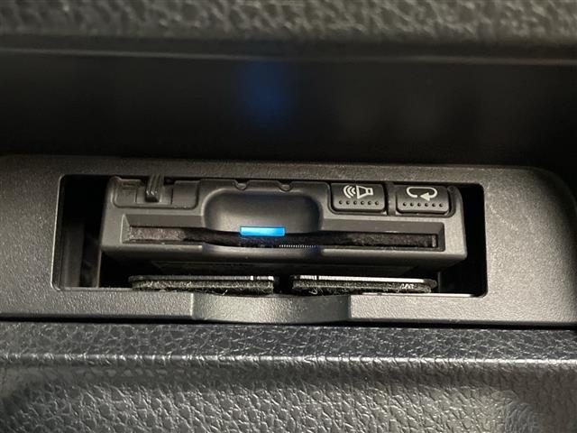 ノア Si 4WD 社外メモリーナビ フルセグTV バックカメラ 両側パワースライド LEDヘッドライト ETC 純正アルミホイール スマートキー プッシュスタート(13枚目)