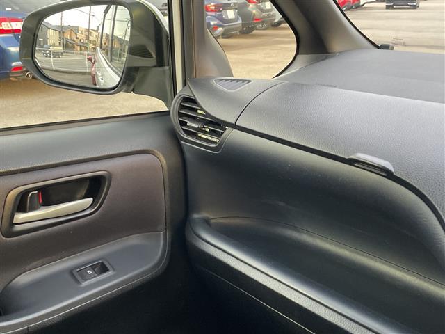 ノア Si 4WD 社外メモリーナビ フルセグTV バックカメラ 両側パワースライド LEDヘッドライト ETC 純正アルミホイール スマートキー プッシュスタート(15枚目)