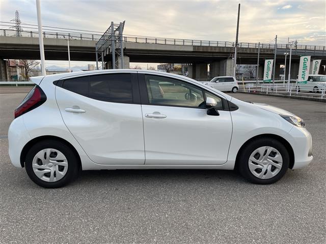 アクア Ｇ　純正ディスプレイオーディオ　バックカメラ　ＬＥＤヘッドライト　ＥＴＣ　ドライブレコーダー　トヨタセーフティセンス　レーダークルーズ　スマートキー　プッシュスタート（22枚目）