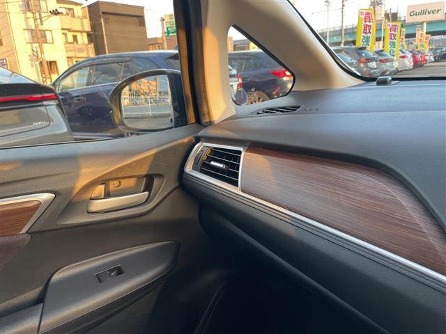 気になる車はすぐにお問い合わせください！画面右側の００６６から始まる無料ダイヤルからお問い合わせ下さい！専門スタッフがお車のご質問にお答えいたします！