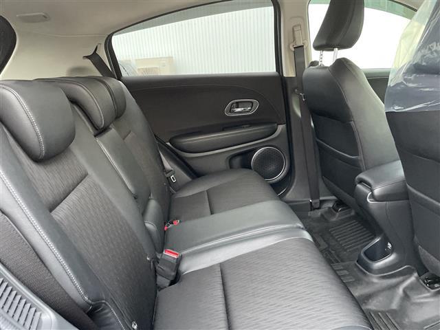 ヴェゼル ハイブリッドZ・ホンダセンシング 4WD 純正ナビ フルセグTV バックカメラ LEDヘッドライト ETC ドラレコ ホンダセンシング レーダークルーズ 純正アルミ シートヒーター ハーフレザーシート ステアリングリモコン(5枚目)