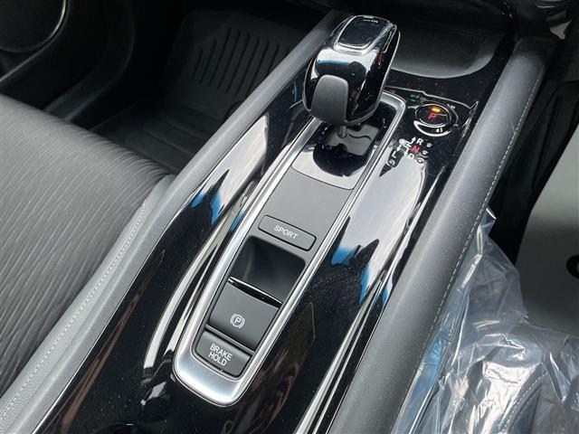 ヴェゼル ハイブリッドZ・ホンダセンシング 4WD 純正ナビ フルセグTV バックカメラ LEDヘッドライト ETC ドラレコ ホンダセンシング レーダークルーズ 純正アルミ シートヒーター ハーフレザーシート ステアリングリモコン(13枚目)