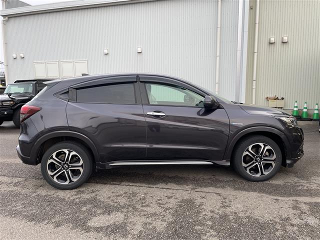 ヴェゼル ハイブリッドZ・ホンダセンシング 4WD 純正ナビ フルセグTV バックカメラ LEDヘッドライト ETC ドラレコ ホンダセンシング レーダークルーズ 純正アルミ シートヒーター ハーフレザーシート ステアリングリモコン(28枚目)