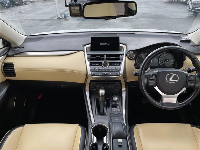 ＮＸ ＮＸ２００ｔ　Ｉパッケージ　４ＷＤ　純正ナビ　フルセグＴＶ　バックカメラ　革シート　シートヒーター　ハンドルヒーター　レーダーブレーキ　クルーズコントロール　ドラレコ　ＥＴＣ　純正アルミホイール　スマートキー　コーナーセンサー（2枚目）