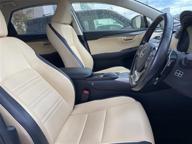 ＮＸ ＮＸ２００ｔ　Ｉパッケージ　４ＷＤ　純正ナビ　フルセグＴＶ　バックカメラ　革シート　シートヒーター　ハンドルヒーター　レーダーブレーキ　クルーズコントロール　ドラレコ　ＥＴＣ　純正アルミホイール　スマートキー　コーナーセンサー（3枚目）