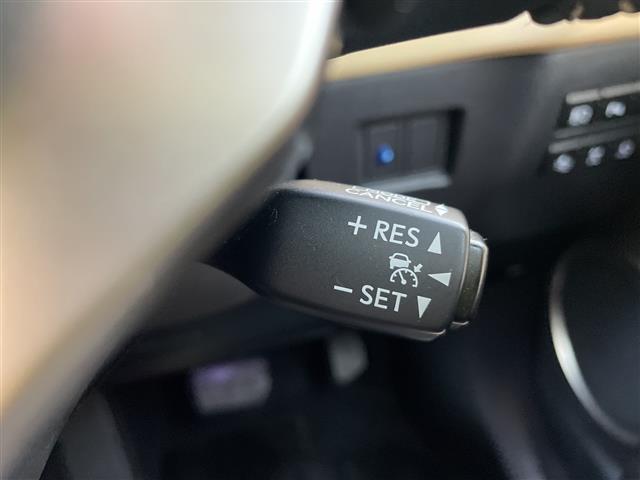 ＮＸ ＮＸ２００ｔ　Ｉパッケージ　４ＷＤ　純正ナビ　フルセグＴＶ　バックカメラ　革シート　シートヒーター　ハンドルヒーター　レーダーブレーキ　クルーズコントロール　ドラレコ　ＥＴＣ　純正アルミホイール　スマートキー　コーナーセンサー（13枚目）